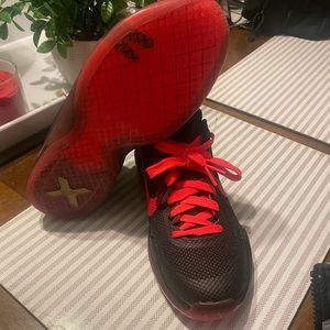 Kobe 10 crimson gs size 6y